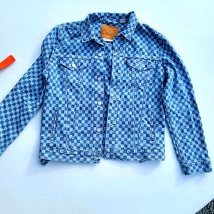 Levi's Mens jean jacket size large checkered